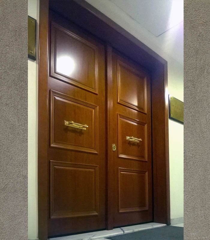 πόρτα δίφυλλη